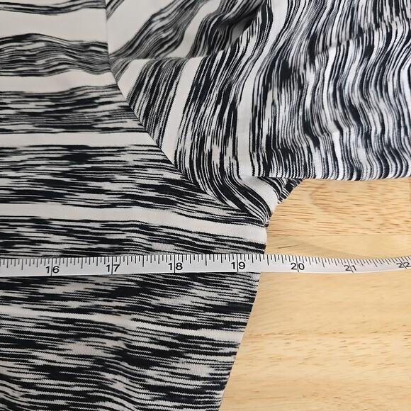 Athleta Comeback Striped Body Con Midi Dress Womens Size Large Ruched Side White - Picture 5 of 9